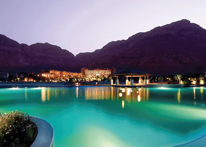 موڤنبيك السخنة منتجع 5*