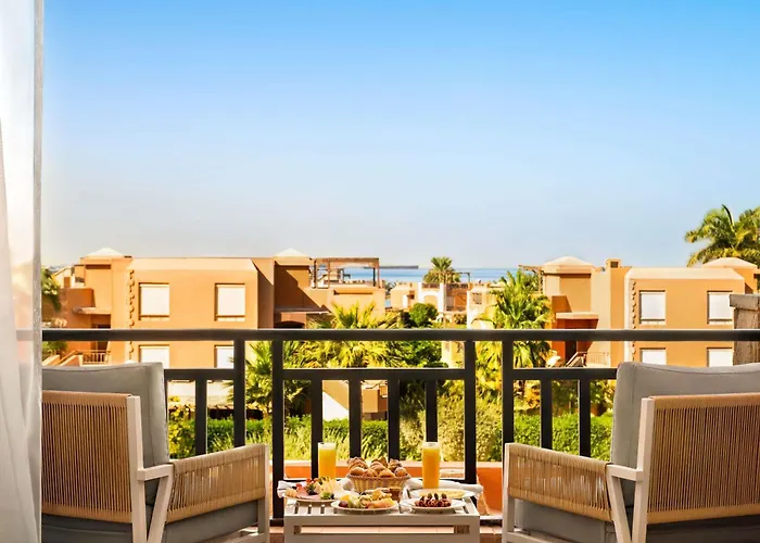 موڤنبيك السخنة منتجع 5*